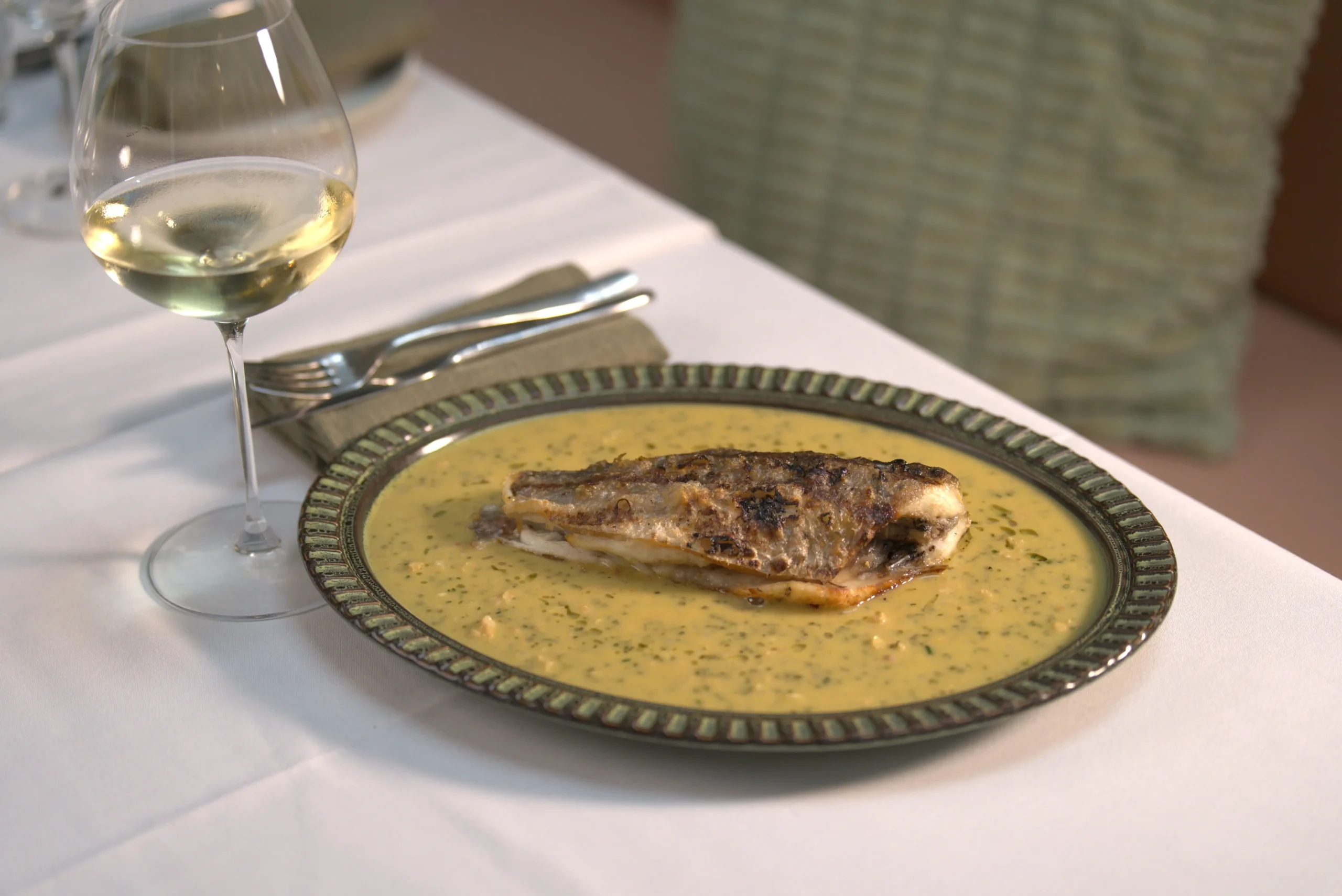 Executive lunch dish with wine at Morena